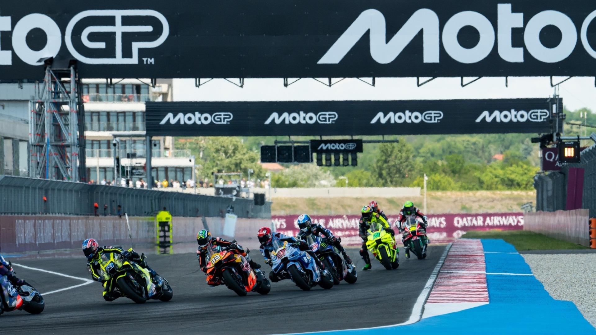 perbedaan motogp moto2 moto3